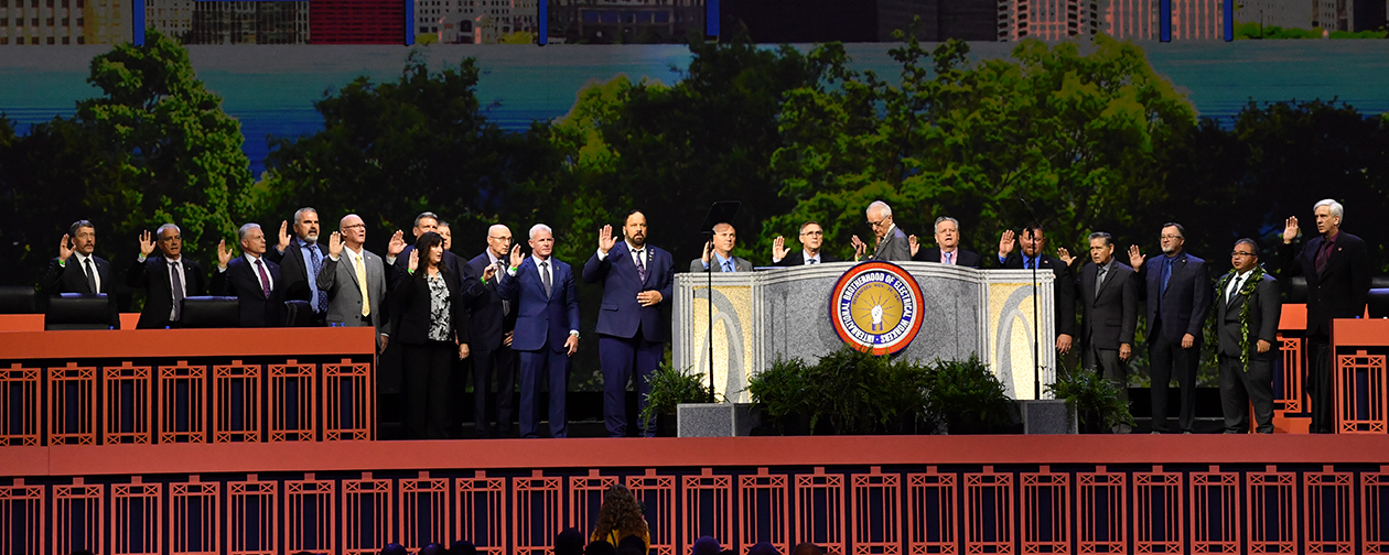 The IBEW’s international vice presidents and international executive committee members were sworn into office on Thursday, May 12.